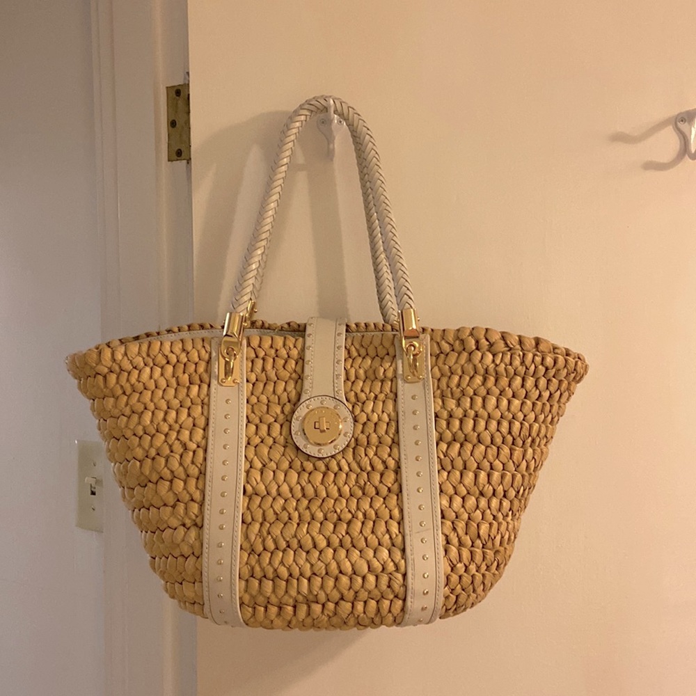 Michael Kors Straw Tote with light grey leather handle